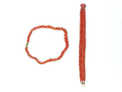 NECKLACE coral necklace metal clasp 
A coral...