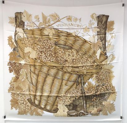 HERMES
Square in silk twill titled 