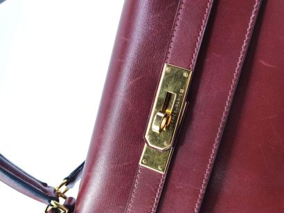 HERMES - Paris
KELLY bag 35 cm, in burgundy...