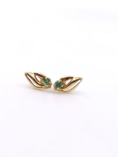 Pair of earrings in 750° yellow gold with...