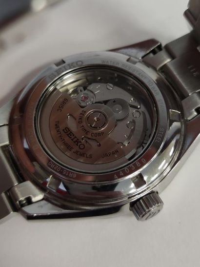 SEIKO
Steel wristwatch, 38 mm round case,...