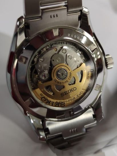 SEIKO 
Stainless steel wristwatch, 39mm round...