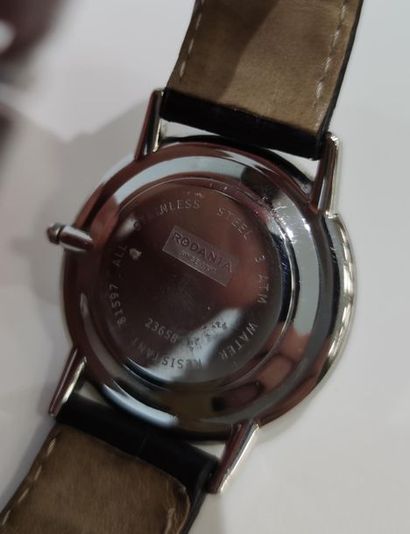 RODANIA
Bracelet watch, 37mm round stainless...