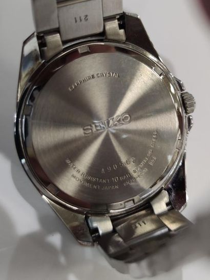 SEIKO
Wristwatch, 39mm round stainless steel...