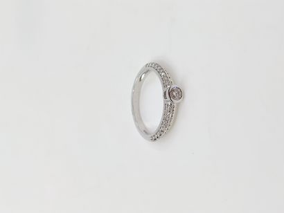 BIJOU NEUF

Bague en or gris 750° ornée d'un...