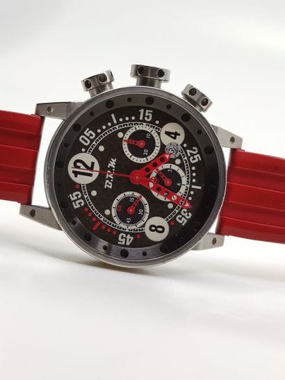 BRM V12

Montre bracelet, boîtier rond en...