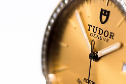 TUDOR GENEVE modèle Glamour

Montre bracelet...