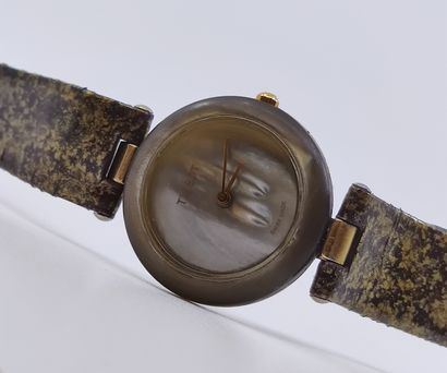 TISSOT 

Montre bracelet, boîtier rond 

Mouvement...