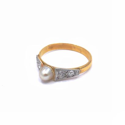 TRAVAIL Français 

Bague en or 750° et platine...