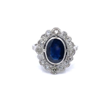 TRAVAIL Français

BAGUE pompadour en or gris...