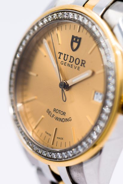 TUDOR GENEVE modèle Glamour

Montre bracelet...