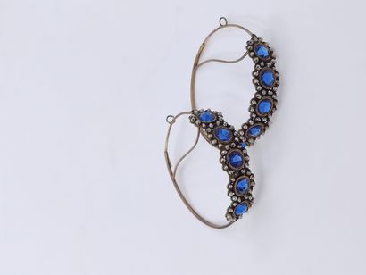 Paire de poissardes ornées de pierres bleues...