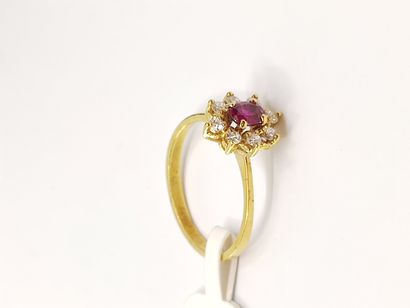 BIJOU NEUF 

Bague en or jaune 750 ° ornée...