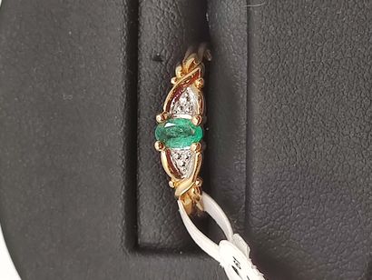 BIJOU NEUF 

Bague en or deux tons 750° ornée...