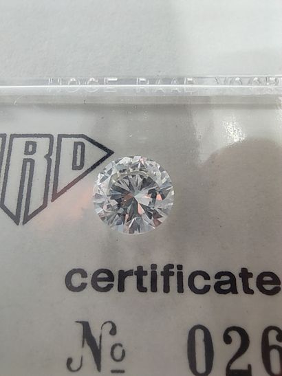 DIAMANT 1,27 CT COULEUR H VVS1

Certificat...