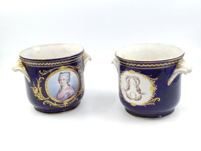 SEVRES 

Paire de rafraichissoirs en faïence...