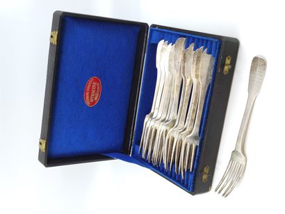 ENSEMBLE de treize fourchettes de table en...
