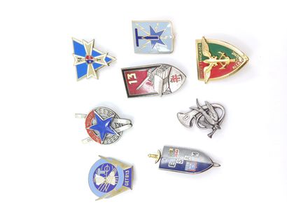 SET of six nipples from different regiments

We...