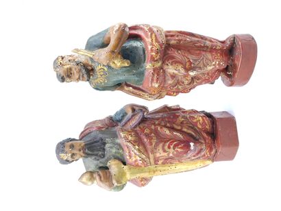 DEUX STATUES de Saint Paul en chêne sculpté...
