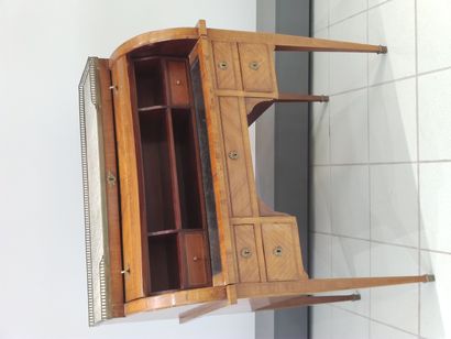 BUREAU à cylindre de dame en bois de placage...