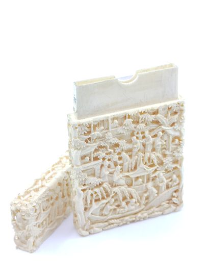 Indo-Chinese work

Richly carved bone case...