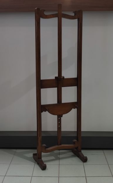 Adjustable walnut stained wood HORSE 

Dim:...