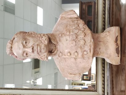 PLATTER representing a bust of an officer...