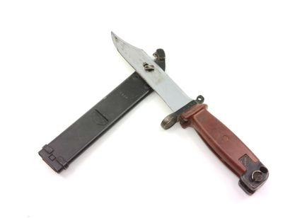 Bayonet shears AKM type II

Bayonet is German....