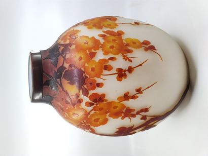 Emile GALLE (1846-1904)

A square vase with...