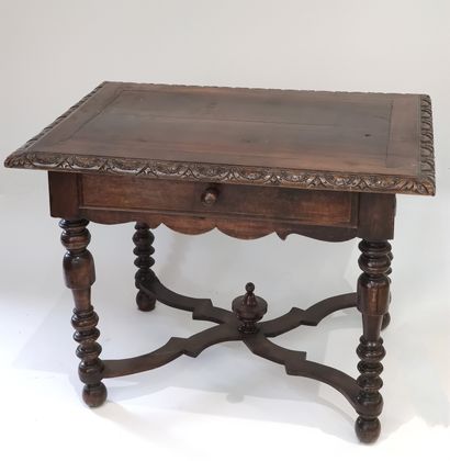 TABLE BUREAU de forme rectangulaire en noyer,...