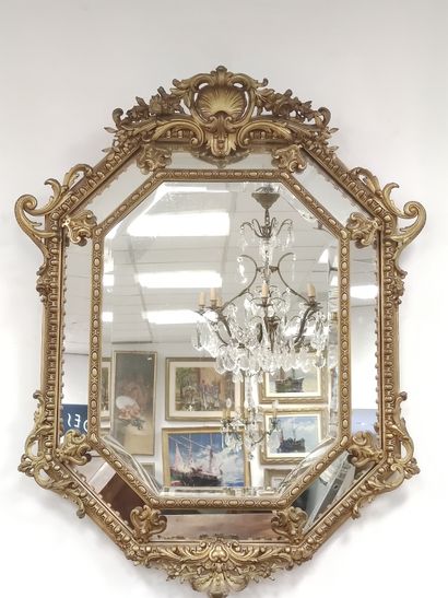 MIROIR octogonal à pareclose en bois et stuc...