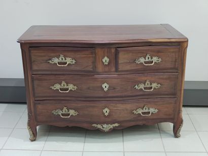 COMMODE de style Louis XV en bois naturel...