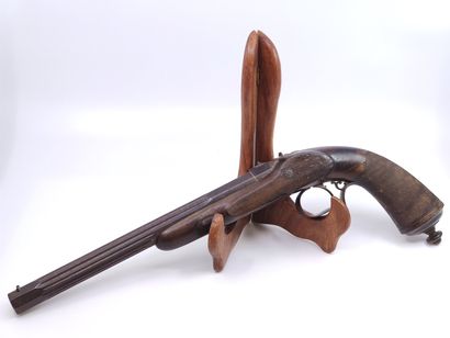 L COLLOMBERT in Aix les Bains

Dueling pistol...