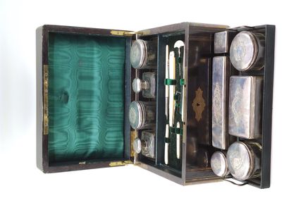 COFFRET de VOYAGE rectangulaire en placage...