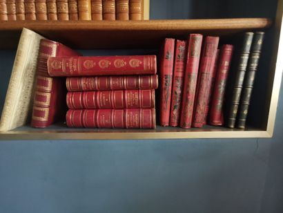 SIX livres de prix 

Deux volumes Les milles...