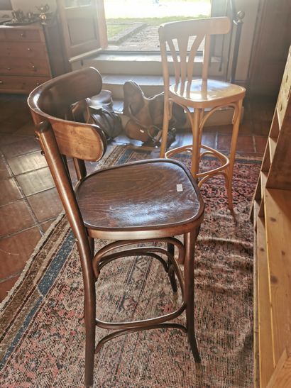 Paire de chaises hautes de bistrot de style...