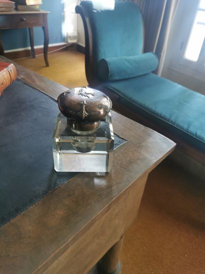IMPORTANT ENCRIER socle carré en verre à...