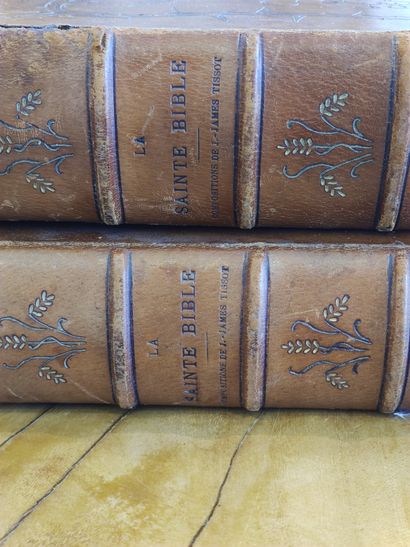 DEUX BIBLES en vélin, ancien et nouveau testament,...