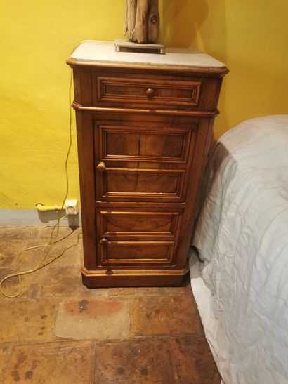 
Dans la deuxième chambre du grenier




Trois...