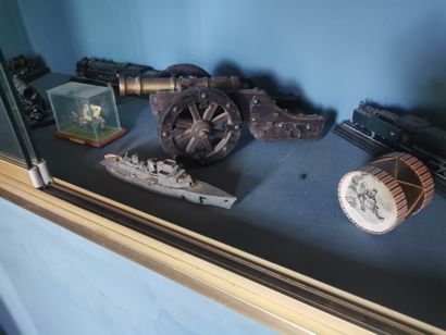 REPRODUCTION de canon en bronze

Reproduction...