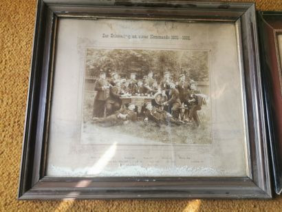 LOT DE TROIS PHOTOGRAPHIES ENCADREES (soldats...