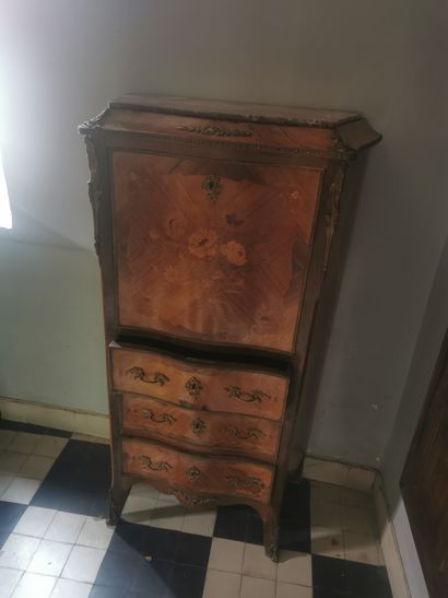 Secrétaire droit en bois de placage de rose...