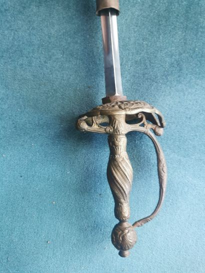 EPEE Allemande avec son fourreau en cuir...