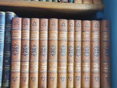 DEUX séries de livres XXème

Georges Courteline,...