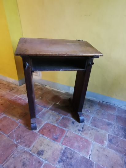 FERET

Table hygiénique en bois naturel moulure,...