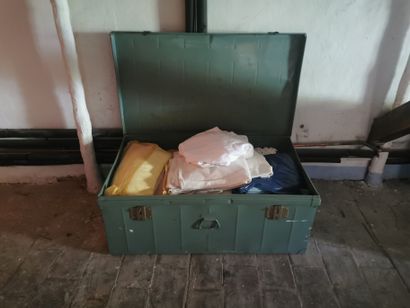 
Une malle de voyage en osier XIXème et son...