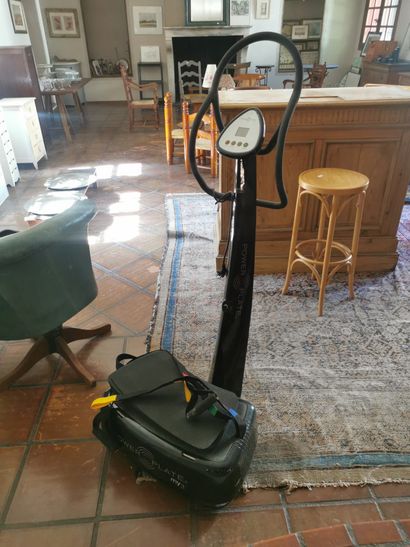 POWER PLATE MY3

Machine de musculation vibrande...
