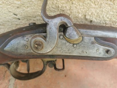 
FUSIL à silex avec sa baïonnette

Platine...
