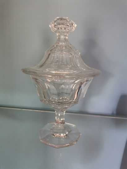 DRAGEOIR sur piedouche en cristal de BACCARAT

Manque...