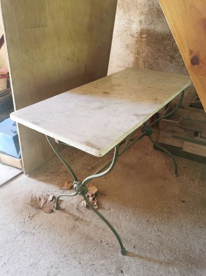 Table de bistrot pietement en metal laque...